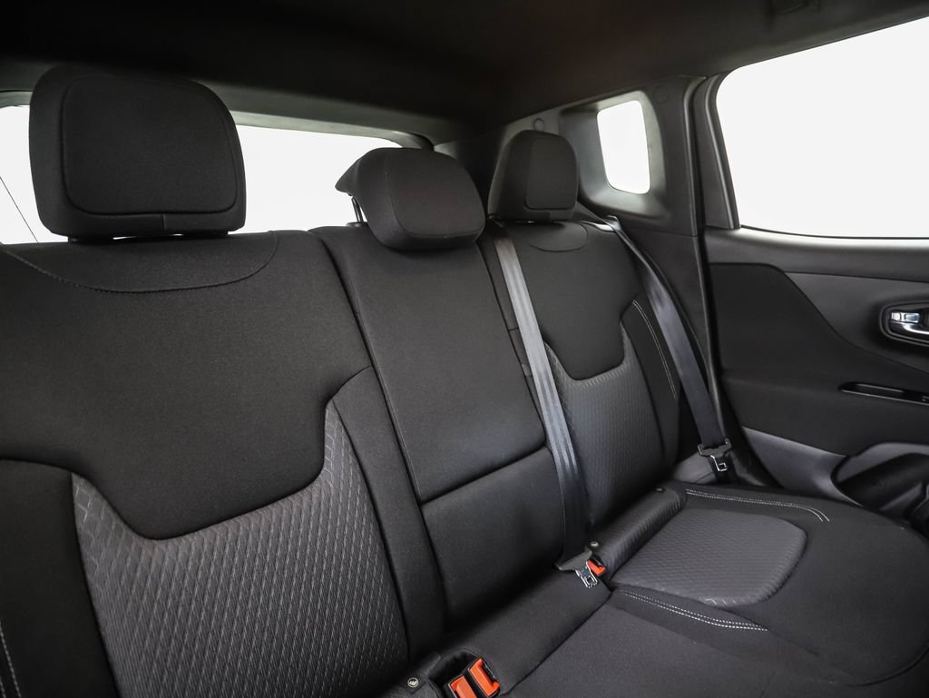Used 2021 Jeep Renegade Latitude AWD/4WD image 28