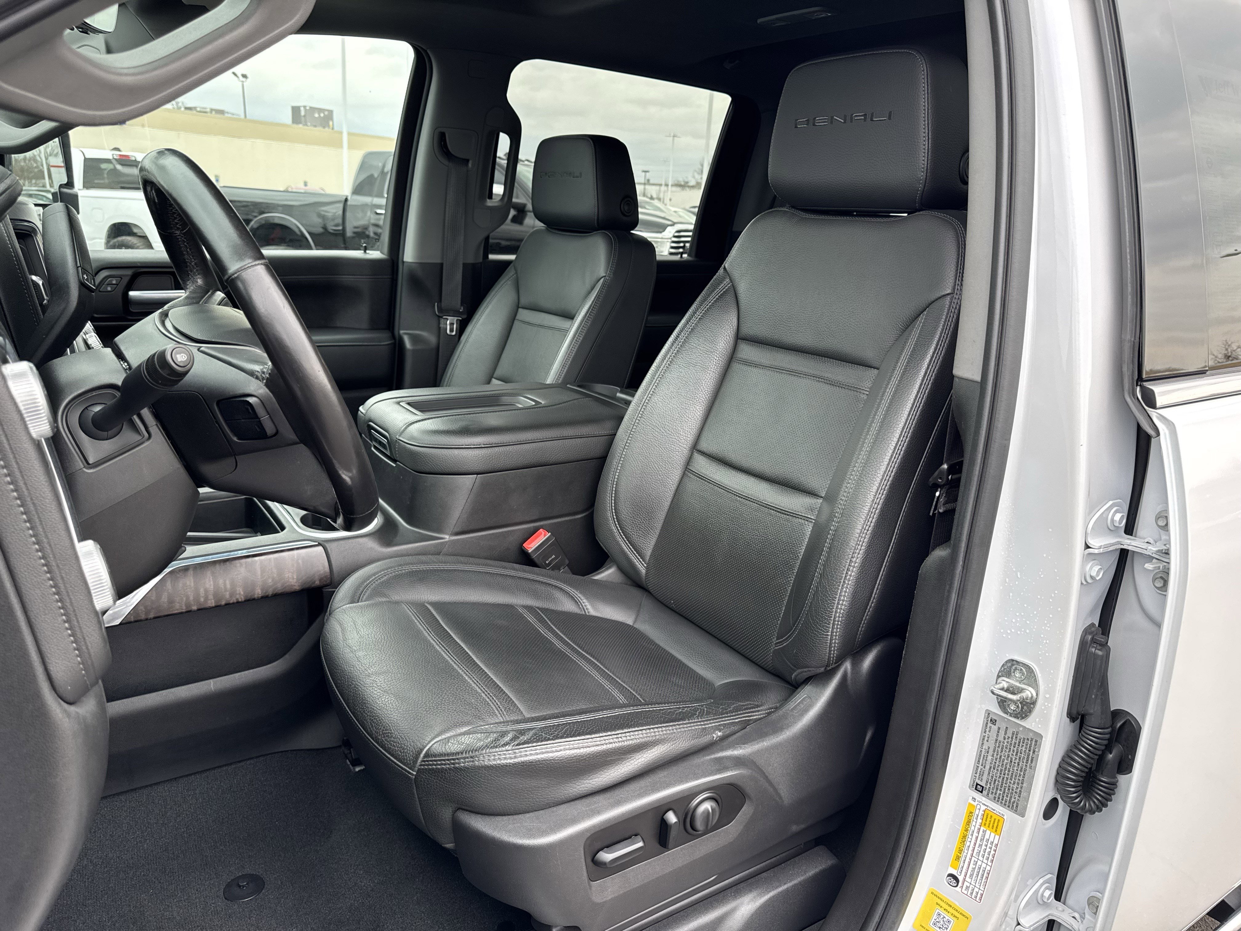 Used 2021 GMC Sierra 3500 Denali w/ Denali Ultimate Package image 24