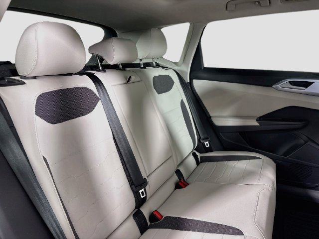 Certified 2025 Volkswagen Taos SE AWD/4WD image 31
