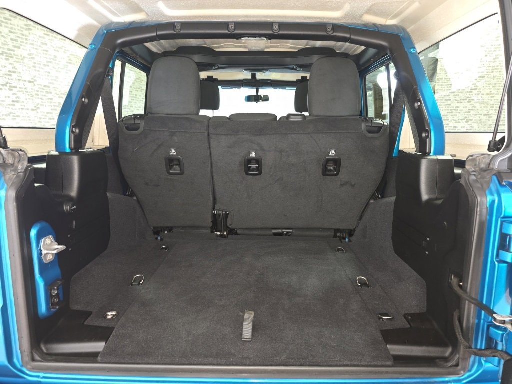 Used 2019 Jeep Wrangler Unlimited Sahara image 17