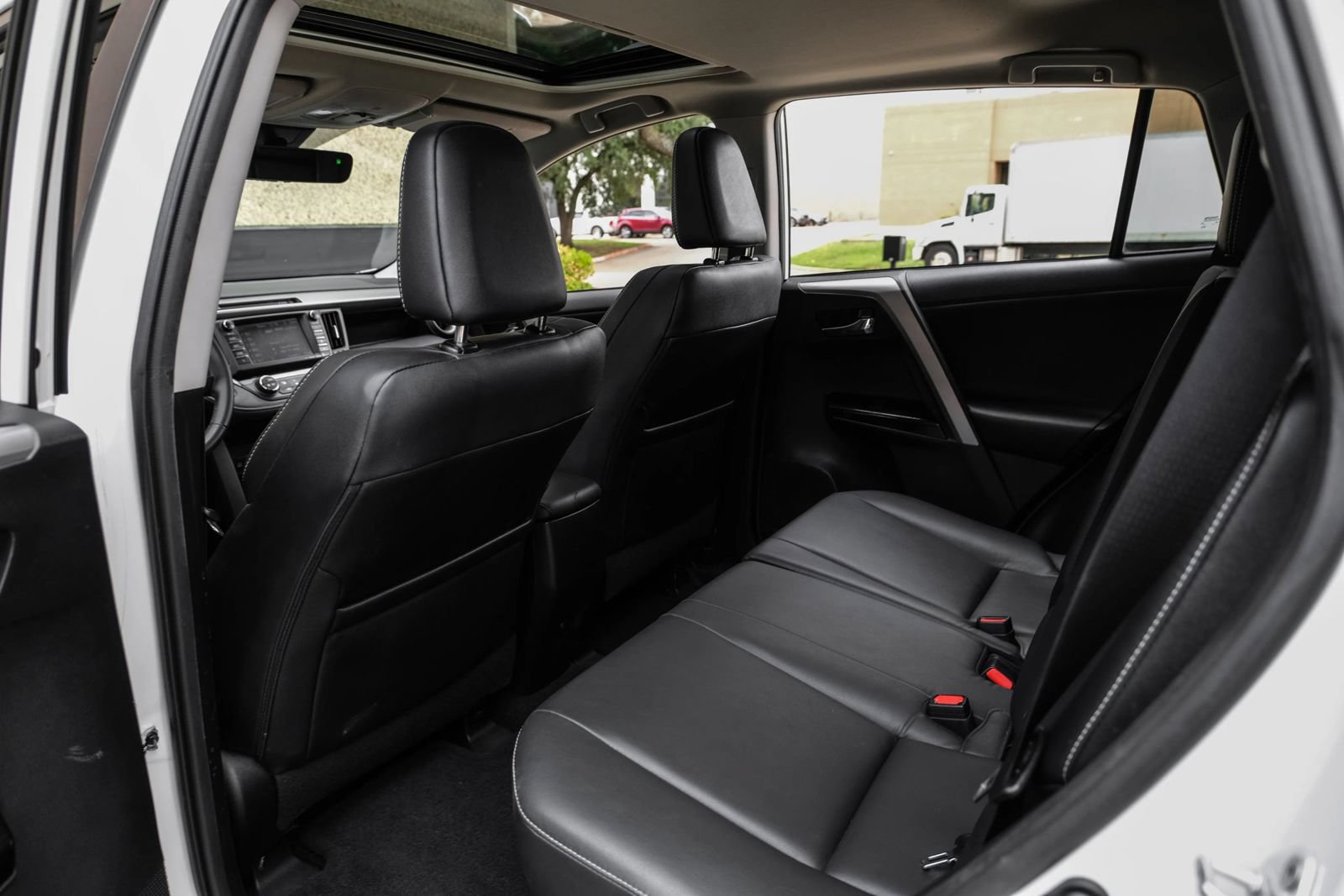 Used 2017 Toyota RAV4 Limited FWD image 40