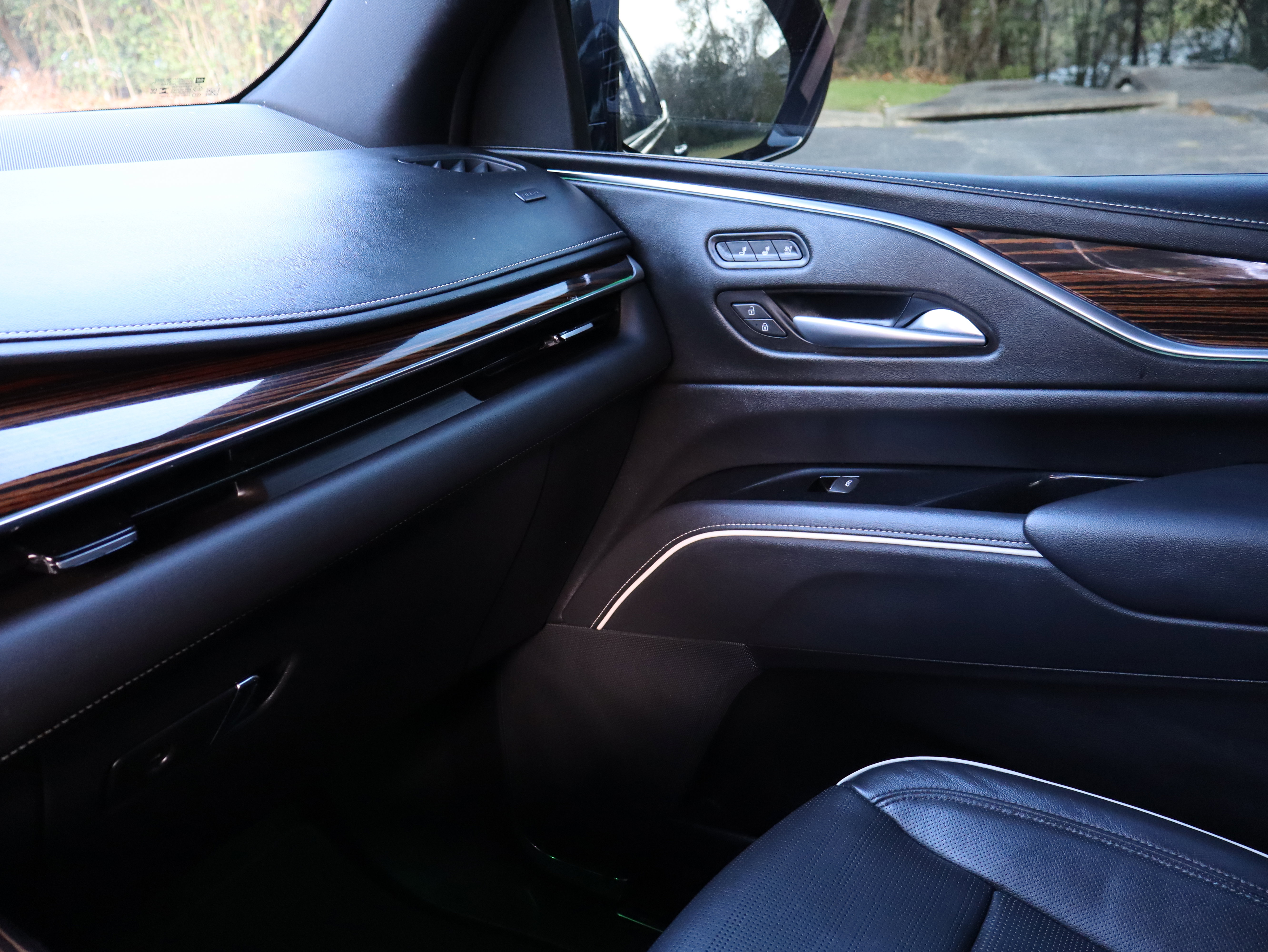 Used 2023 Cadillac Escalade Premium Luxury w/ LPO, Floor Liner Package image 34