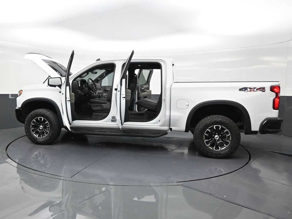 Used 2024 Chevrolet Silverado 1500 ZR2 w/ Technology Package AWD/4WD image 30