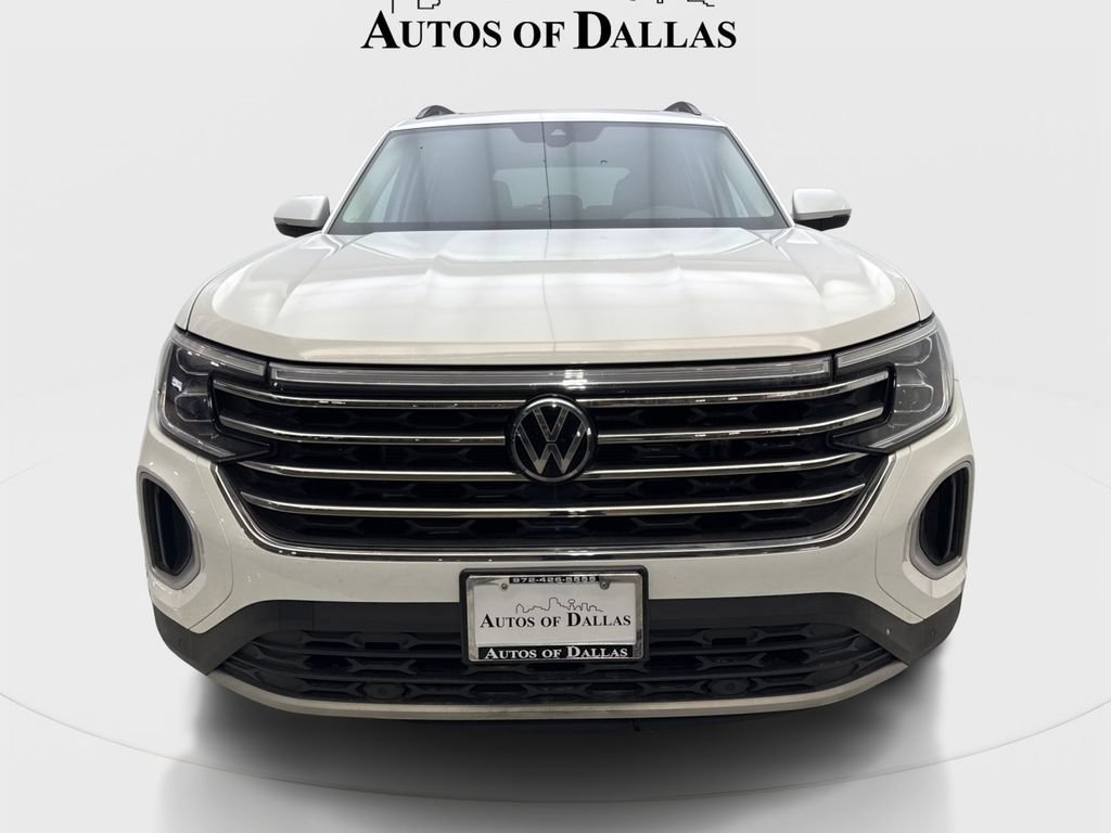 Used 2024 Volkswagen Atlas SE w/ Panoramic Sunroof Package FWD image 4