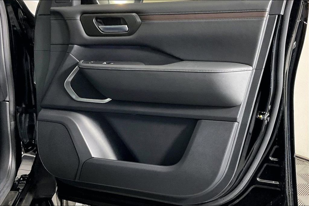 New 2026 Nissan Armada Platinum Reserve image 24