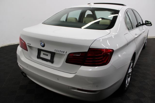 Used 2016 BMW 528i xDrive Sedan AWD/4WD image 6