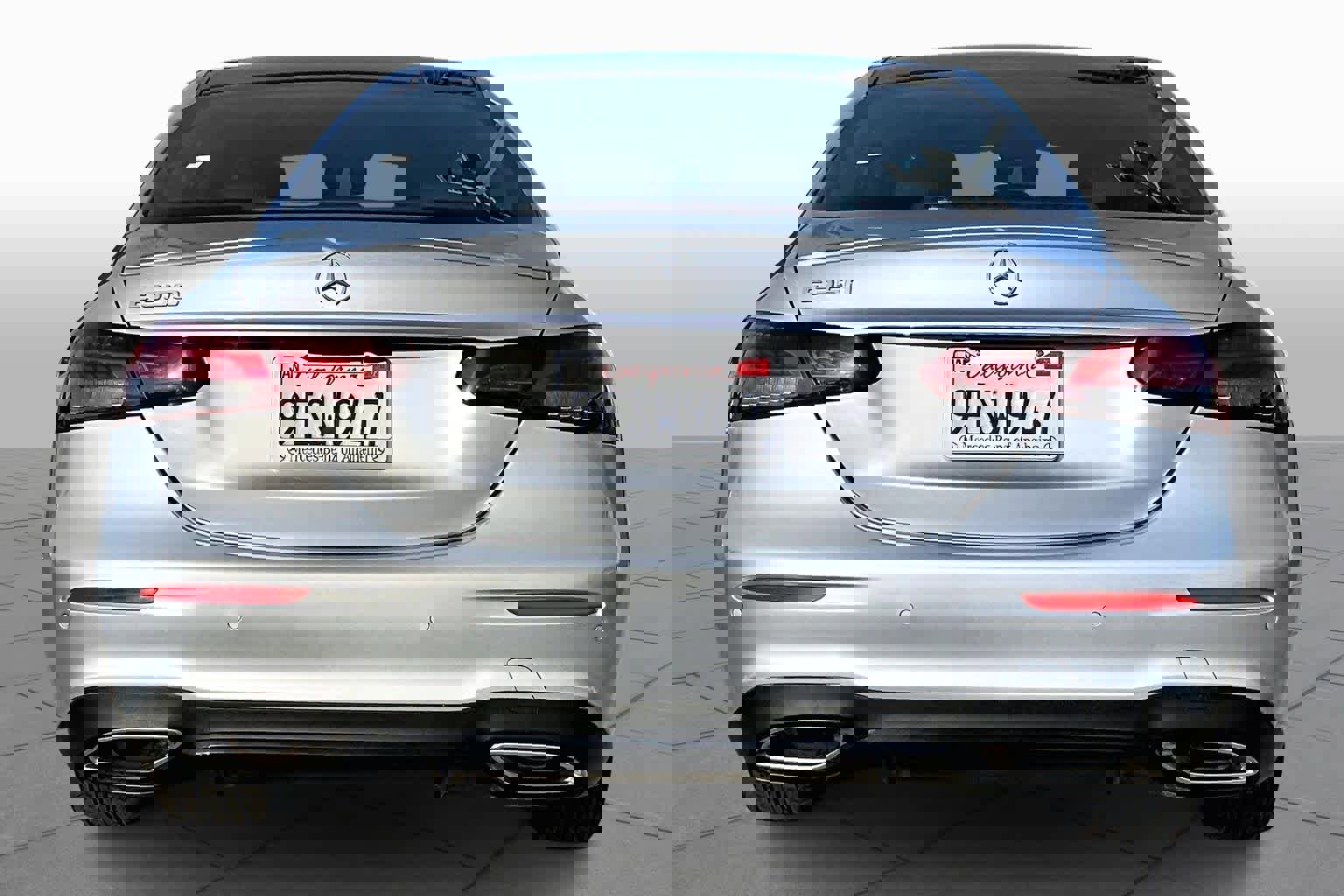 Used 2022 Mercedes-Benz E 350 Sedan image 4