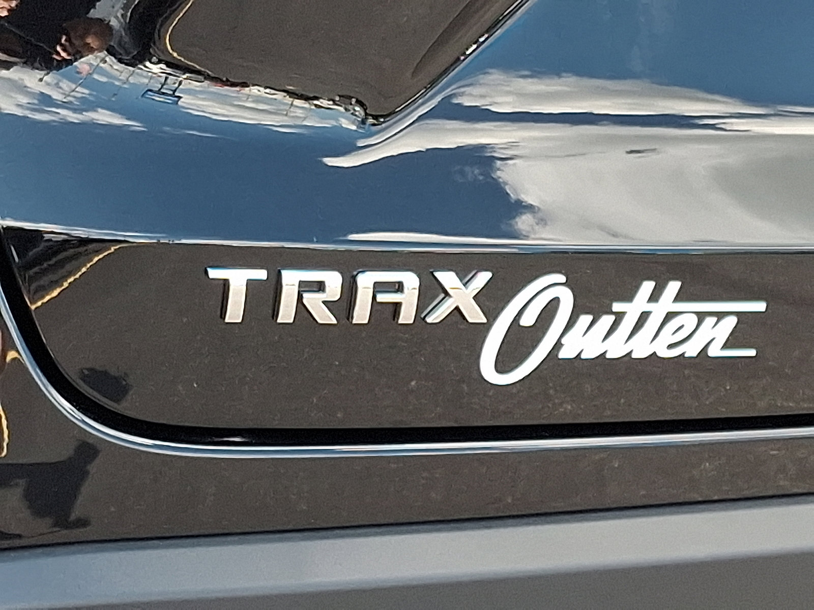 Used 2025 Chevrolet Trax LS image 30