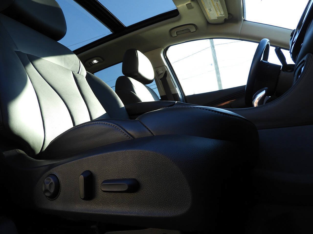 Used 2019 Buick Envision Premium AWD/4WD image 42