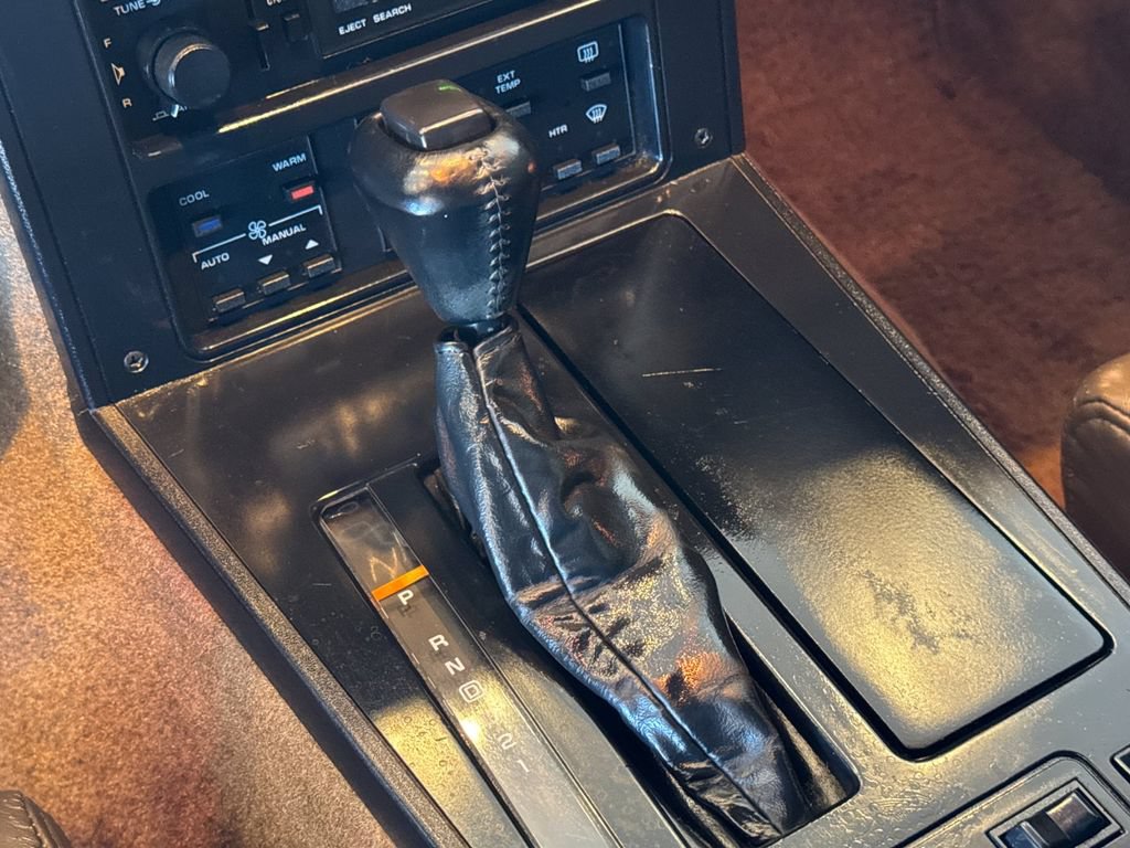 Used 1987 Chevrolet Corvette Coupe RWD image 20