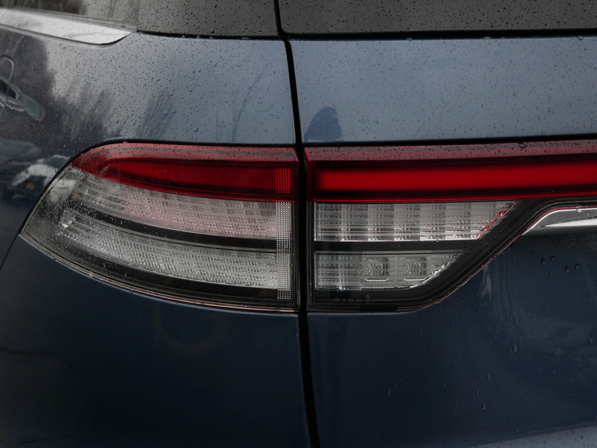 Used 2021 Lincoln Aviator Reserve w/ Equipment Group 202A image 17