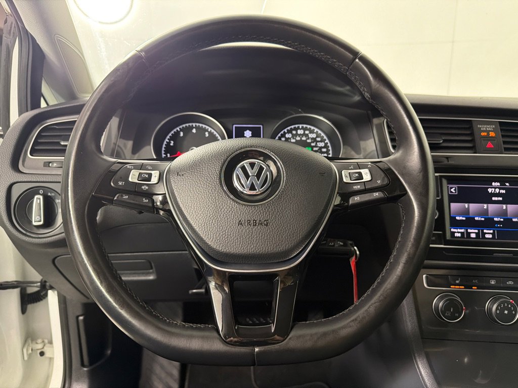 Used 2019 Volkswagen Golf S image 15