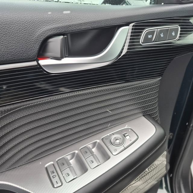 Used 2025 Hyundai Palisade Calligraphy AWD/4WD image 12