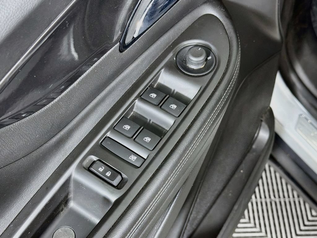 Used 2019 Buick Encore Sport Touring FWD image 18