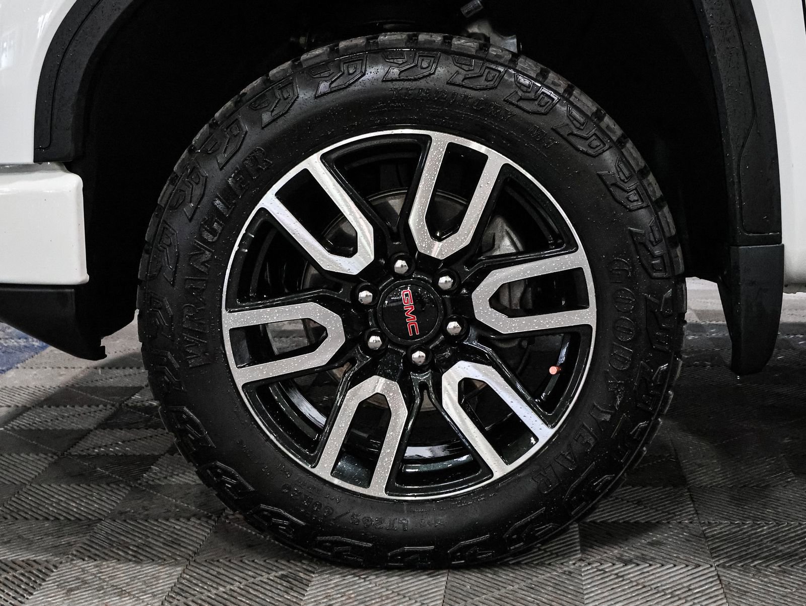 Certified 2024 GMC Sierra 1500 AT4 w/ Technology Package AWD/4WD image 21