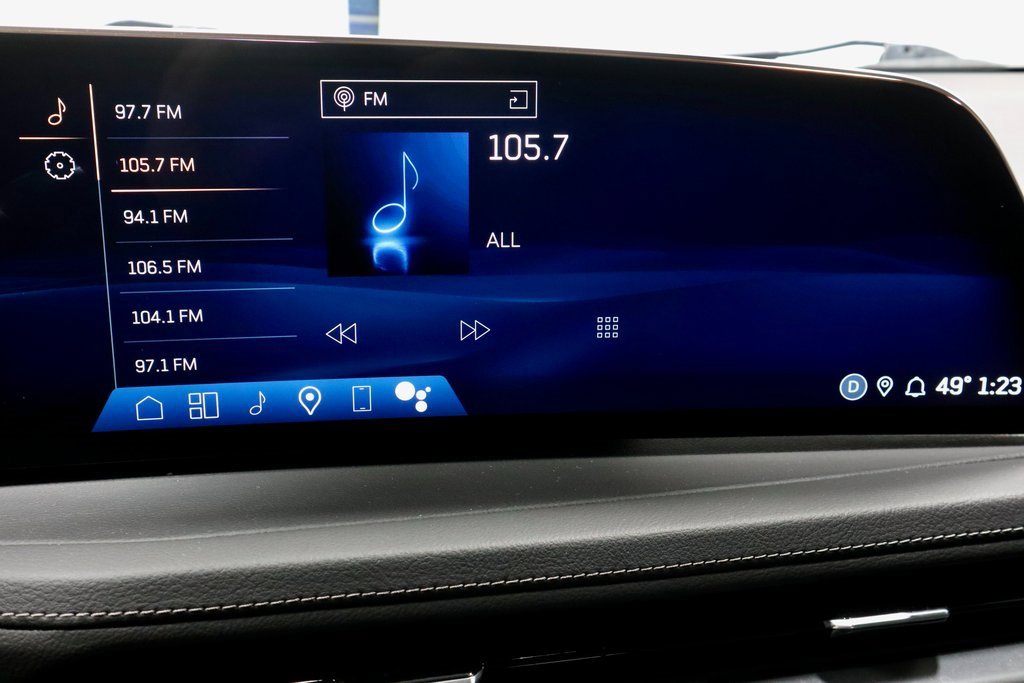 Used 2025 Cadillac XT4 Premium Luxury w/ Cold Weather Package image 4