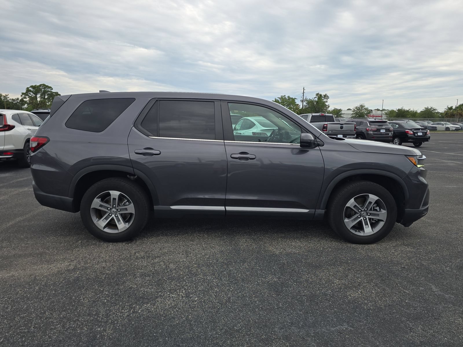 Certified 2025 Honda Pilot EX-L image 3