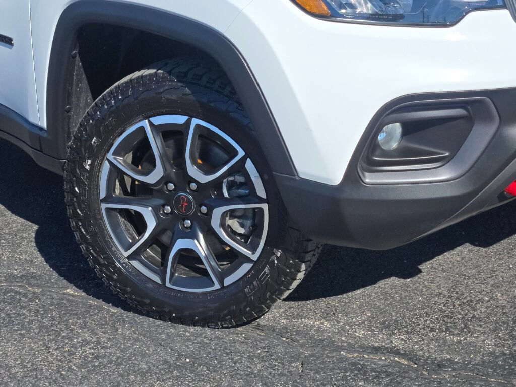 Certified 2025 Jeep Compass Trailhawk AWD/4WD image 4