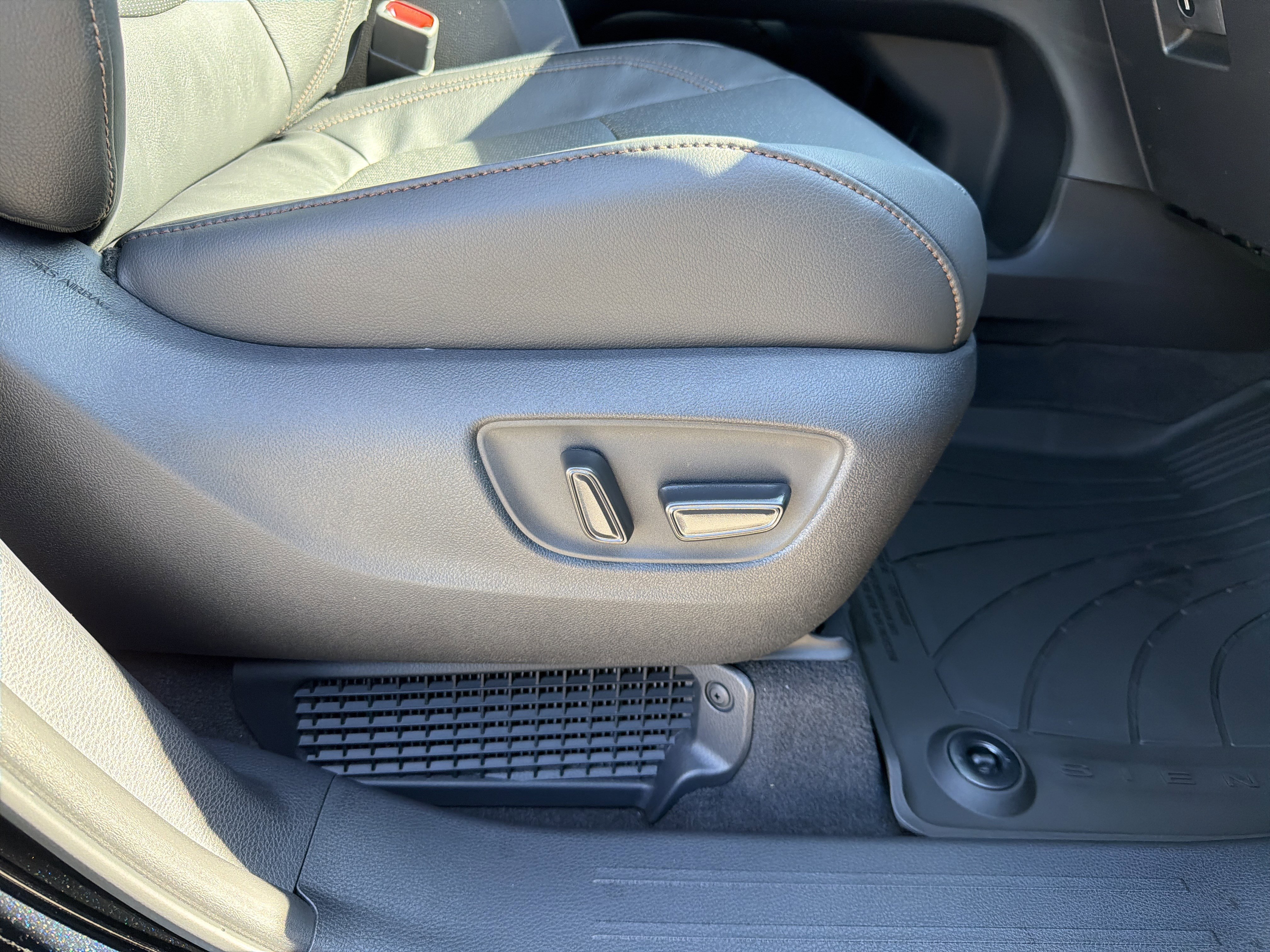 New 2026 Toyota Sienna Limited image 16