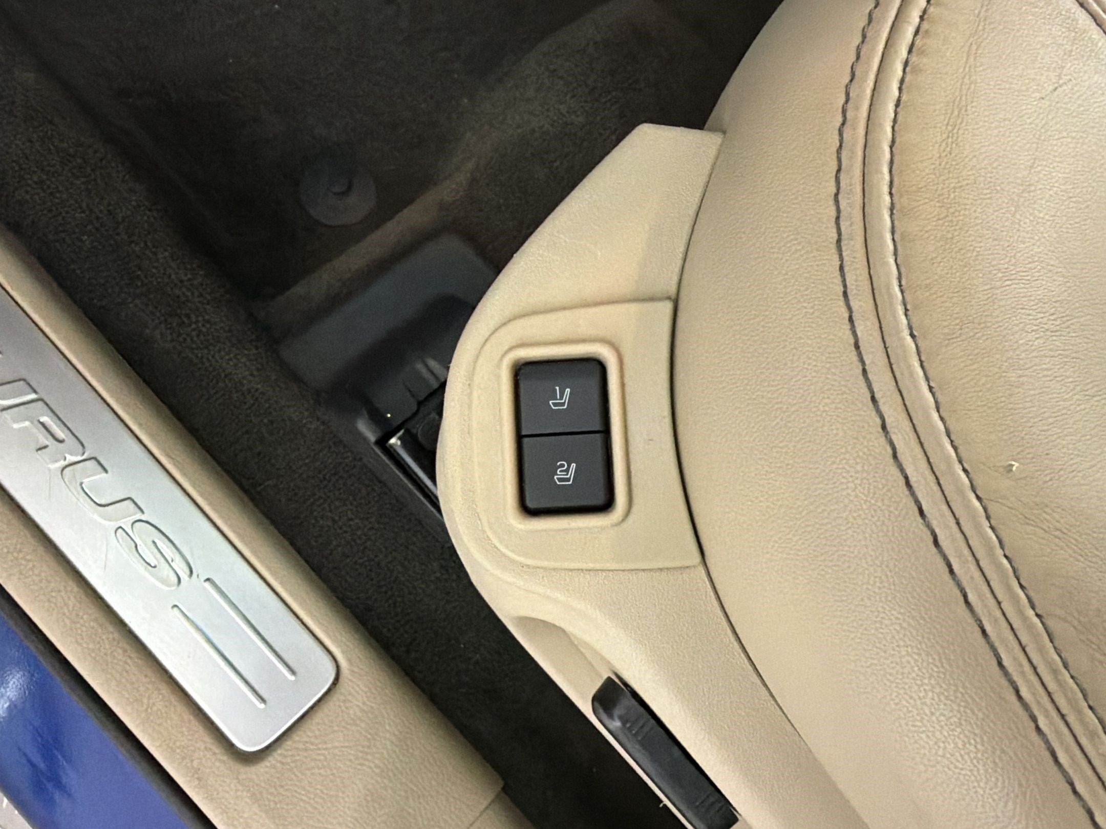 Used 2013 Ford Taurus Limited FWD image 19