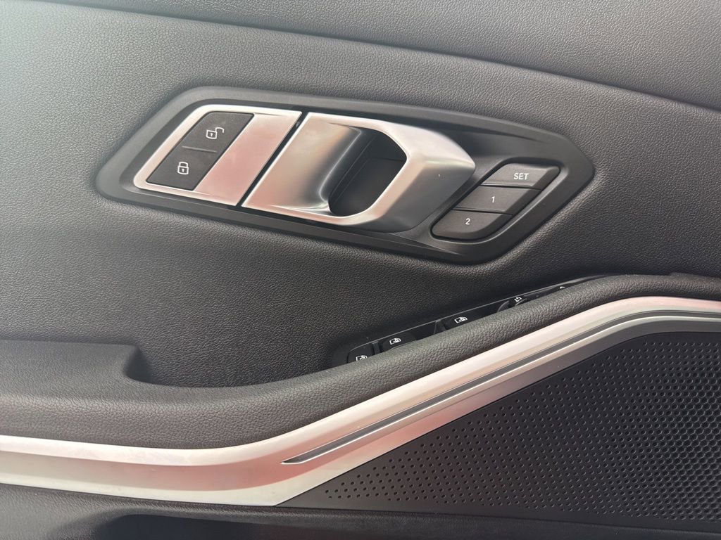 Used 2021 BMW 330i xDrive Sedan w/ M Sport Package AWD/4WD image 14