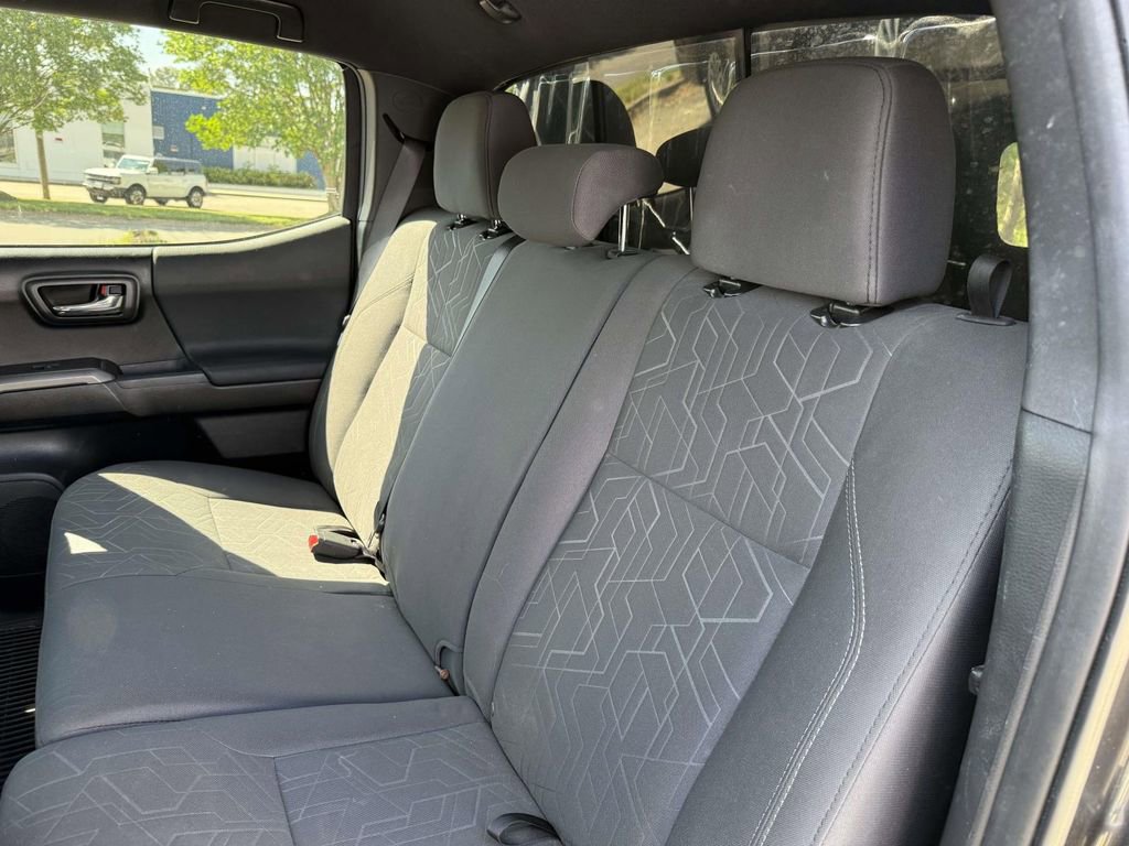 Used 2017 Toyota Tacoma TRD Off-Road w/ Tow Package (A/T) AWD/4WD image 11