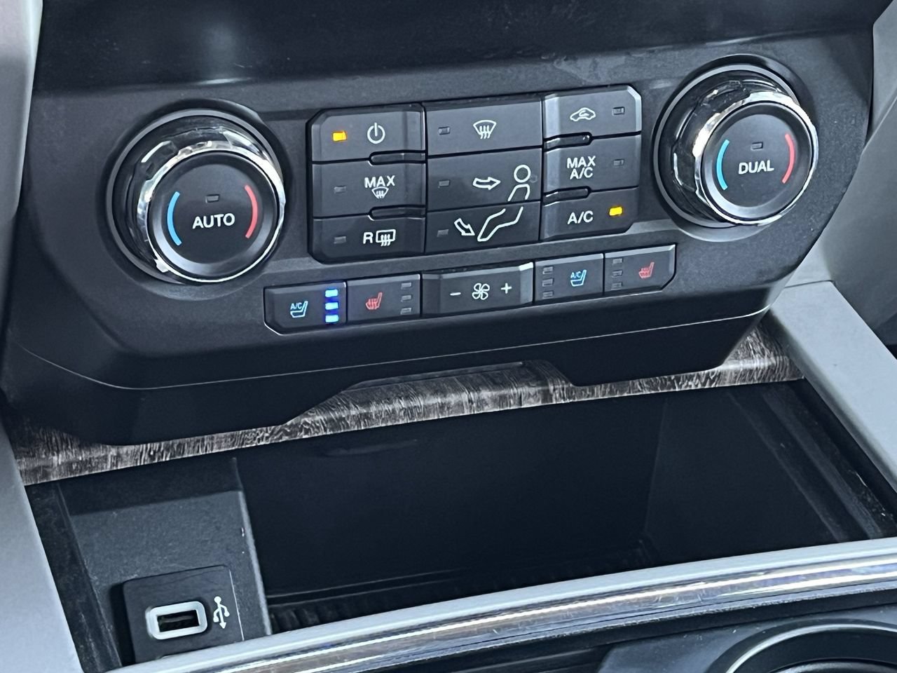 Used 2019 Ford F250 Lariat w/ Lariat Value Package AWD/4WD image 18