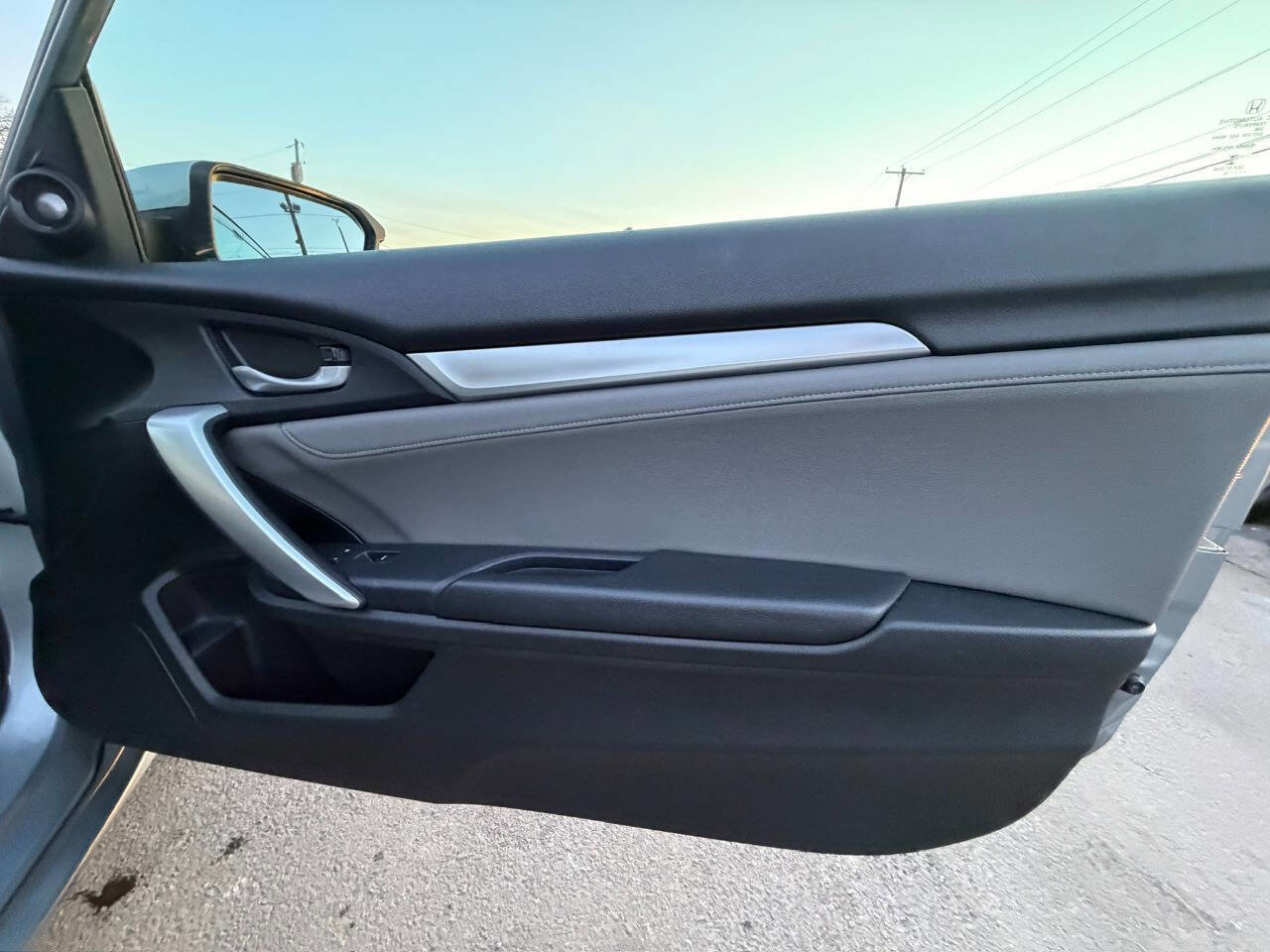 Used 2016 Honda Civic Touring image 13