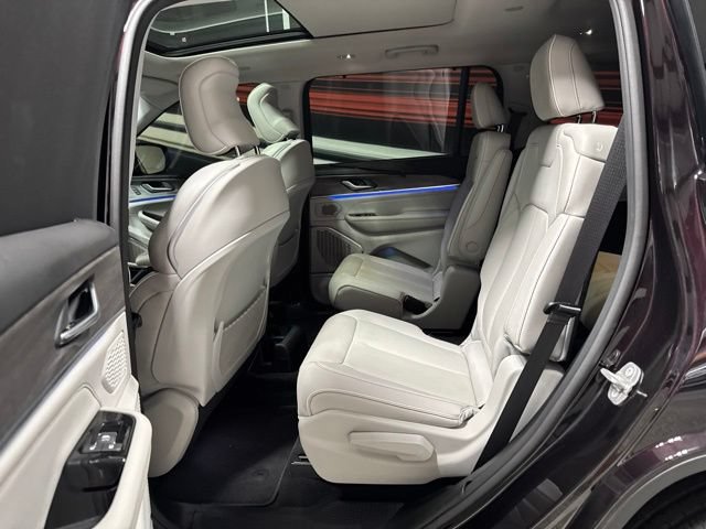 Used 2023 Jeep Grand Cherokee L Overland w/ Advanced Protech Group III AWD/4WD image 14