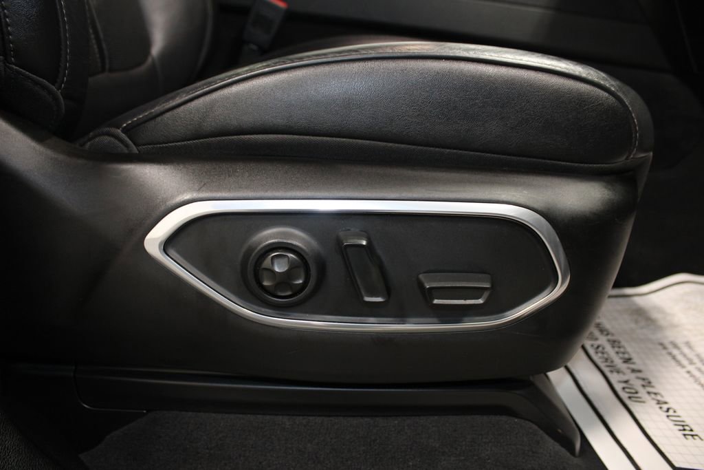 Used 2023 Jeep Wagoneer L Series III w/ Preferred Equipment Group image 39