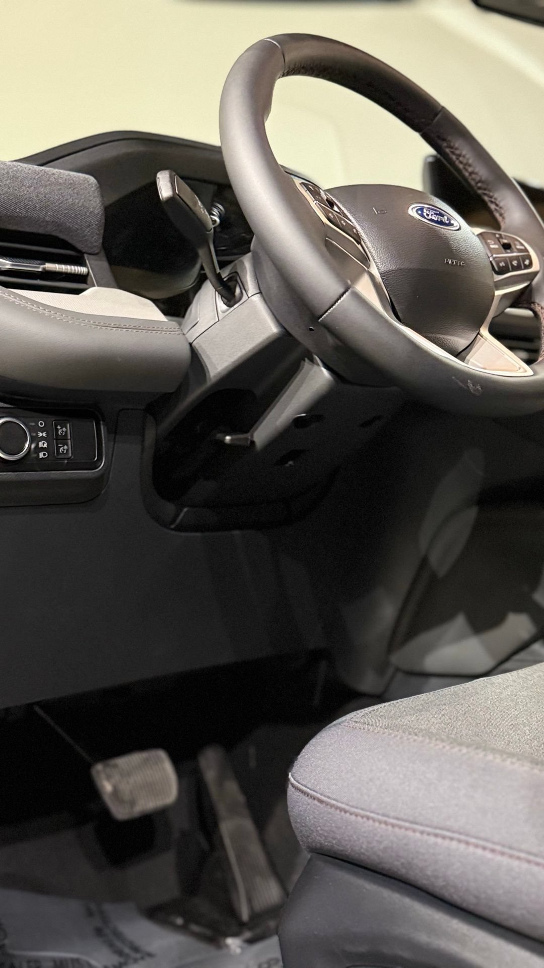 New 2026 Ford Explorer Active AWD/4WD image 40