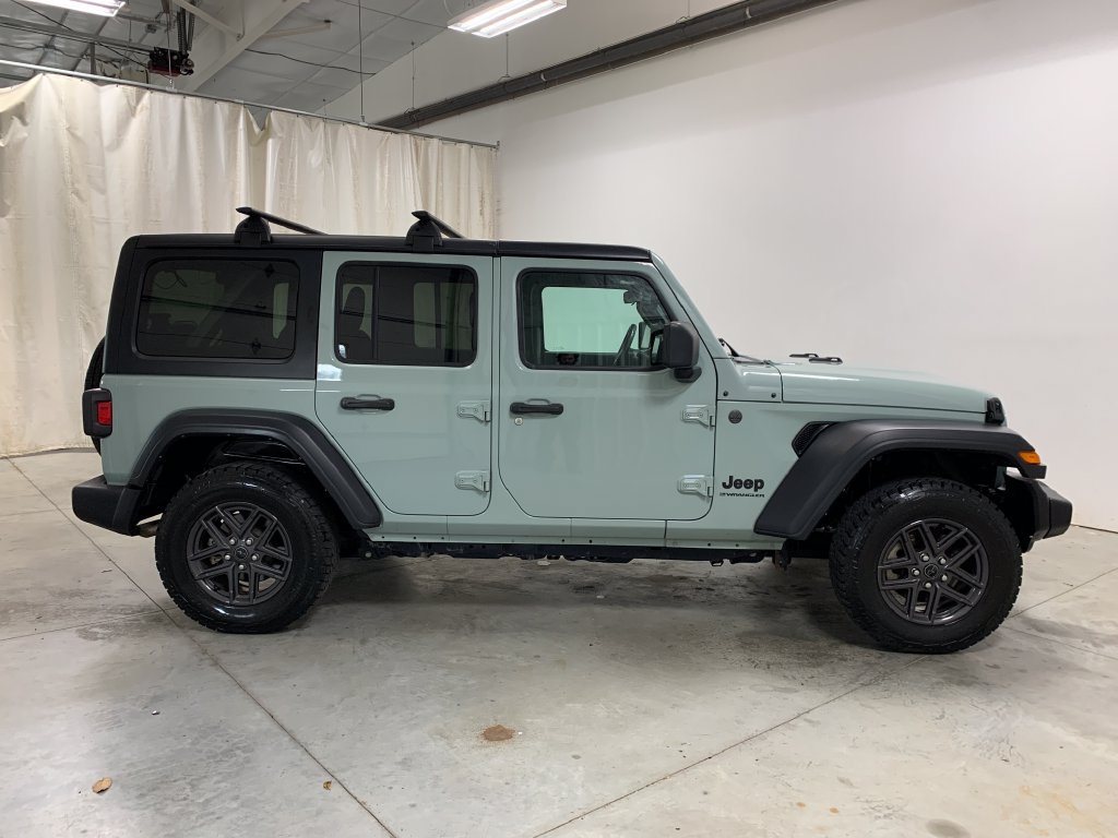 Used 2024 Jeep Wrangler Unlimited Sport AWD/4WD image 20