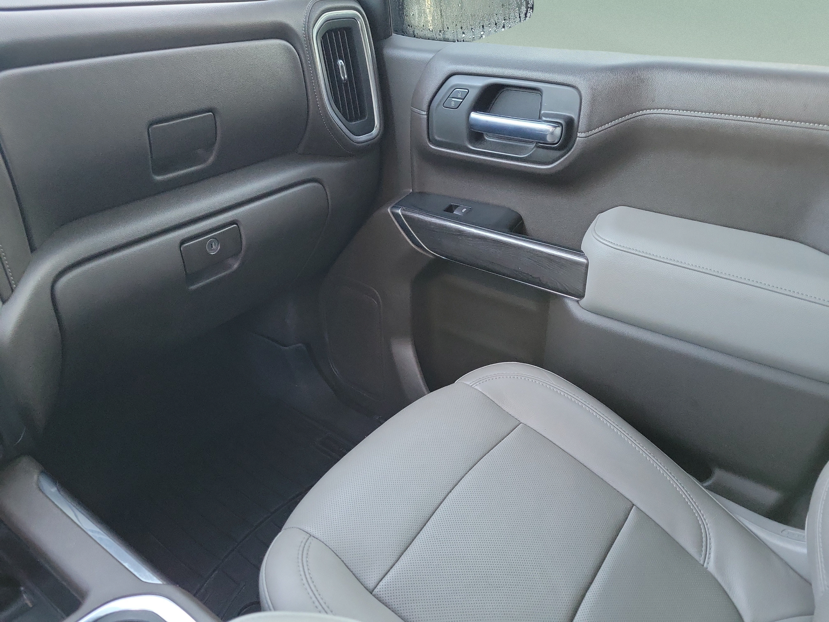 Used 2019 Chevrolet Silverado 1500 LTZ w/ LTZ Convenience Package AWD/4WD image 20
