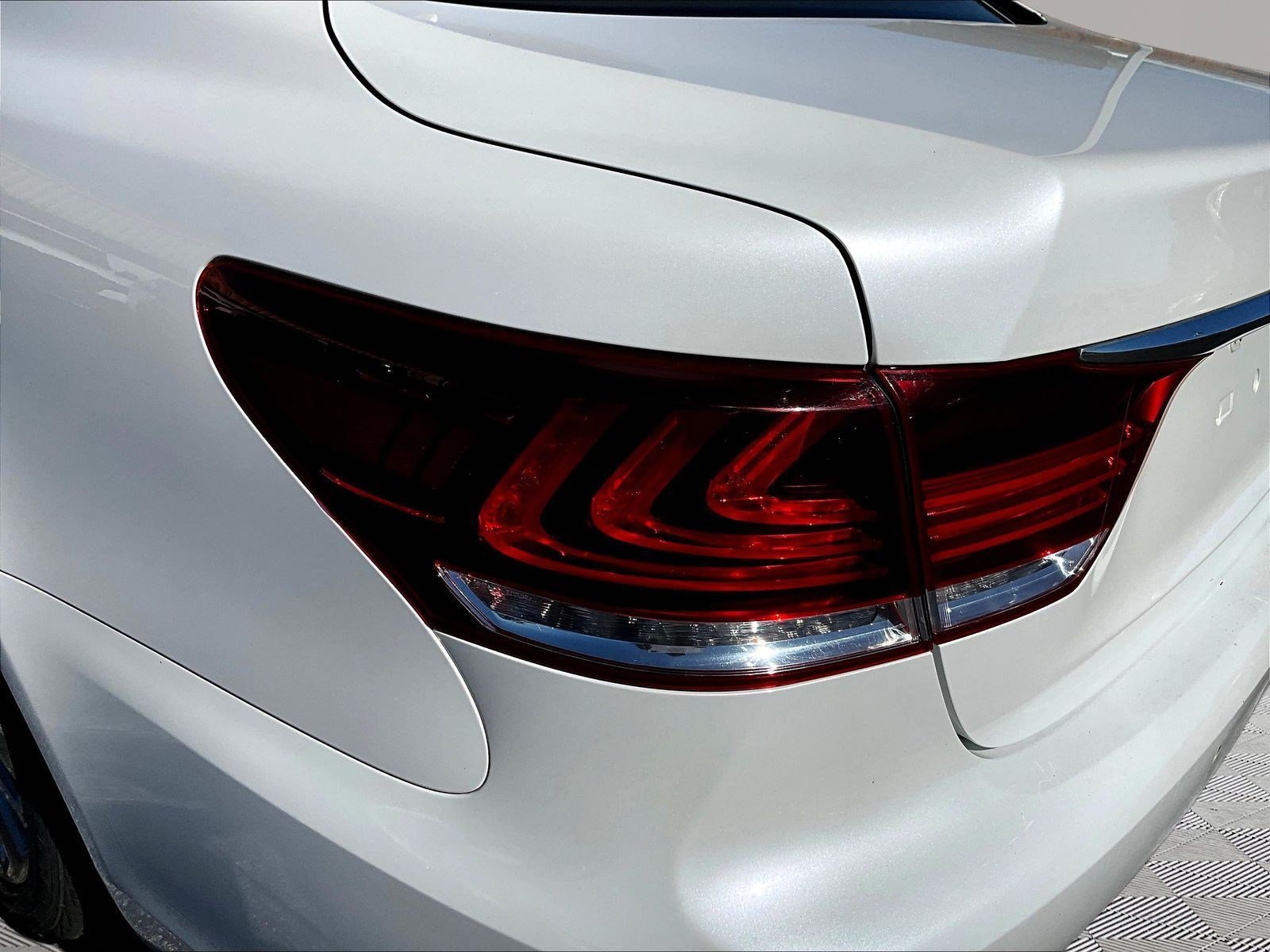 Used 2013 Lexus LS 460 AWD w/ Comfort Pkg image 23