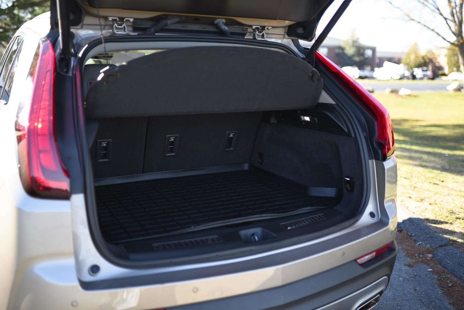 Used 2022 Cadillac XT4 Premium Luxury w/ Enhanced Visibility Package image 19