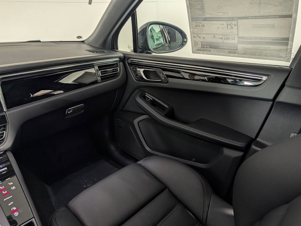 New 2026 Porsche Macan image 24