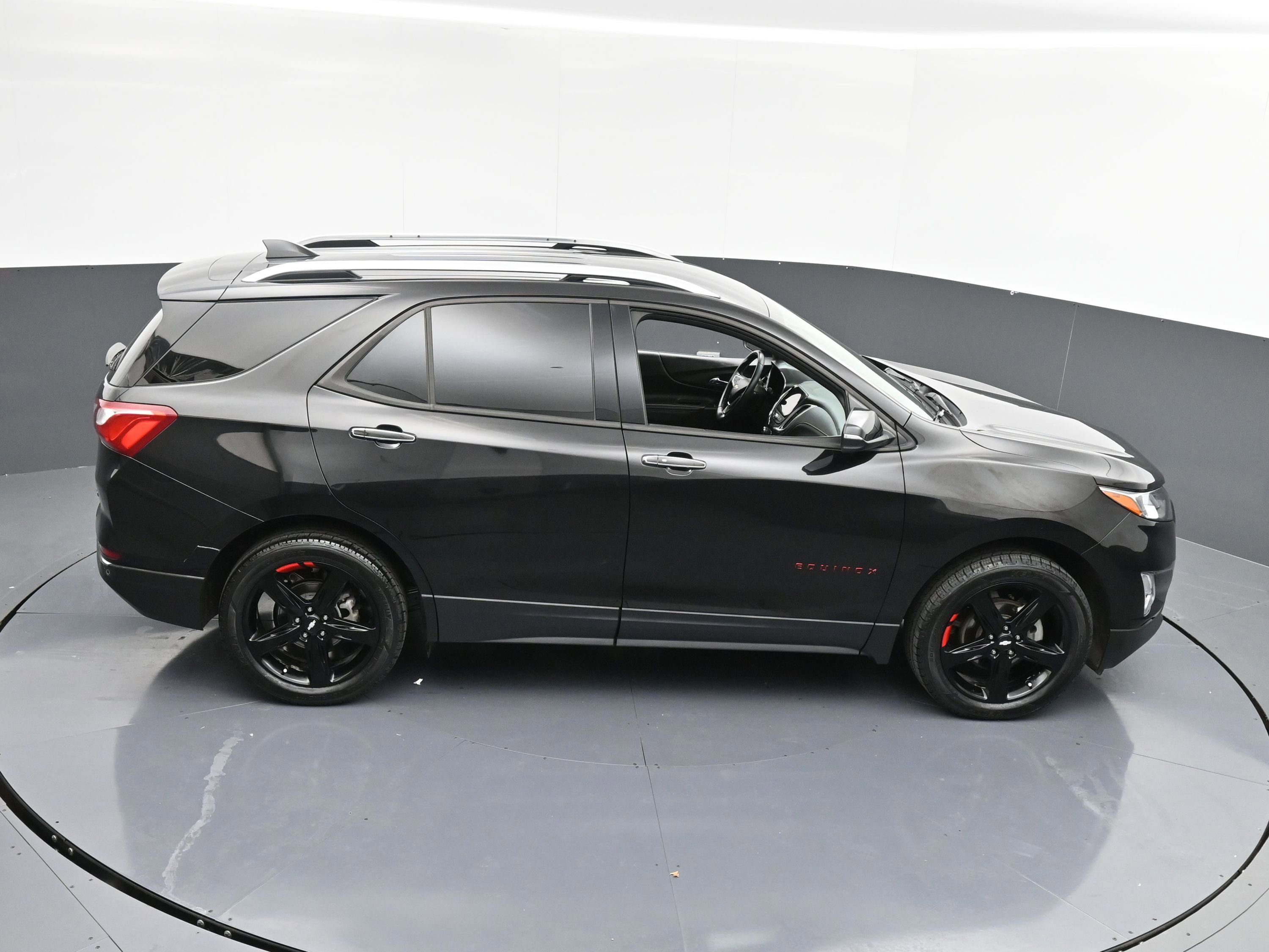 Used 2021 Chevrolet Equinox Premier w/ Redline Edition image 36