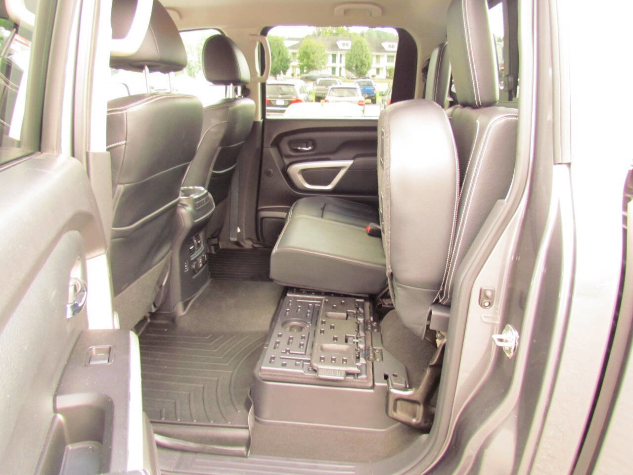 Used 2019 Nissan Titan PRO-4X w/ Pro-4x Convenience Package image 12