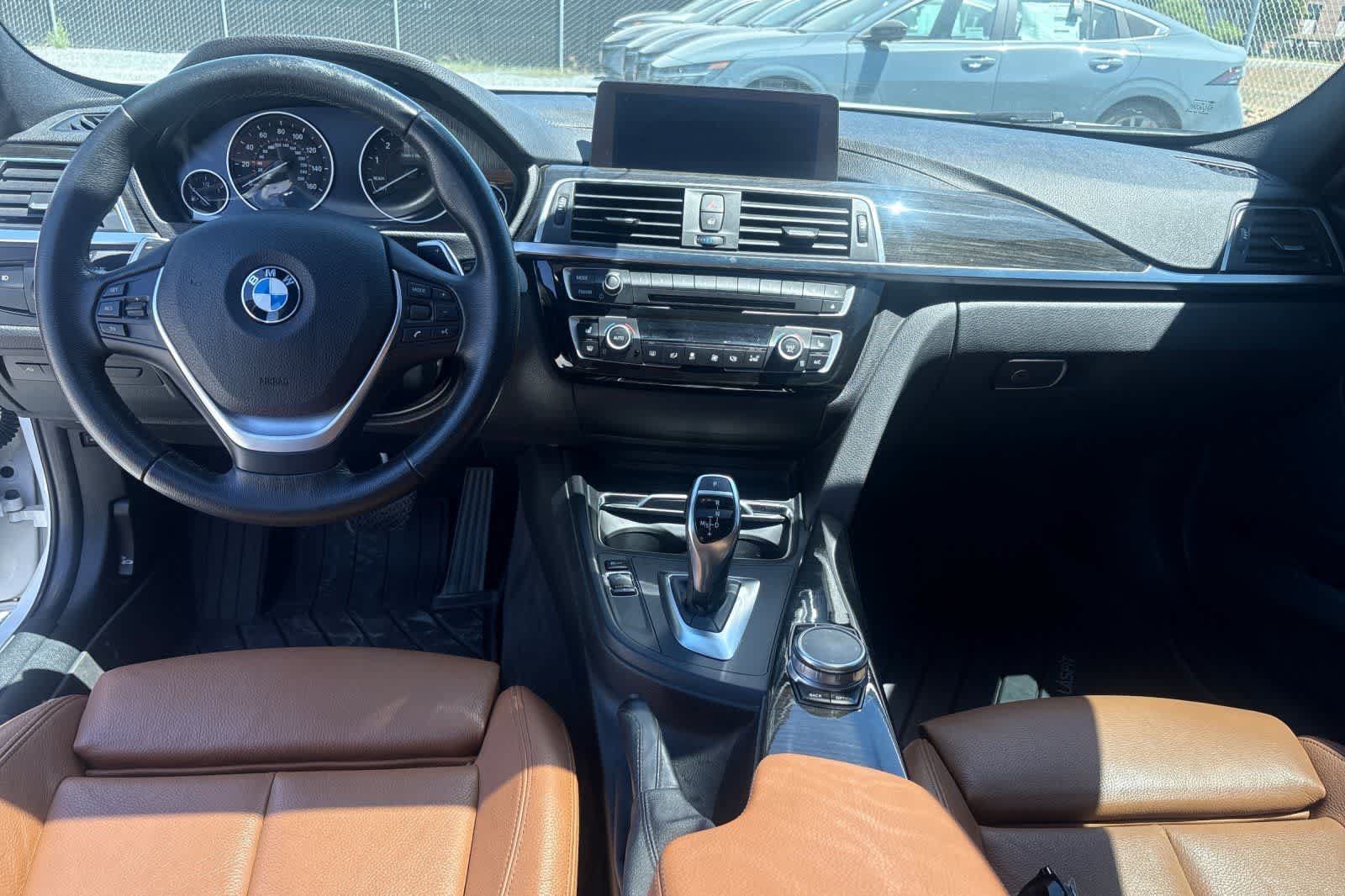 Used 2018 BMW 330i Sedan w/ Convenience Package RWD image 4