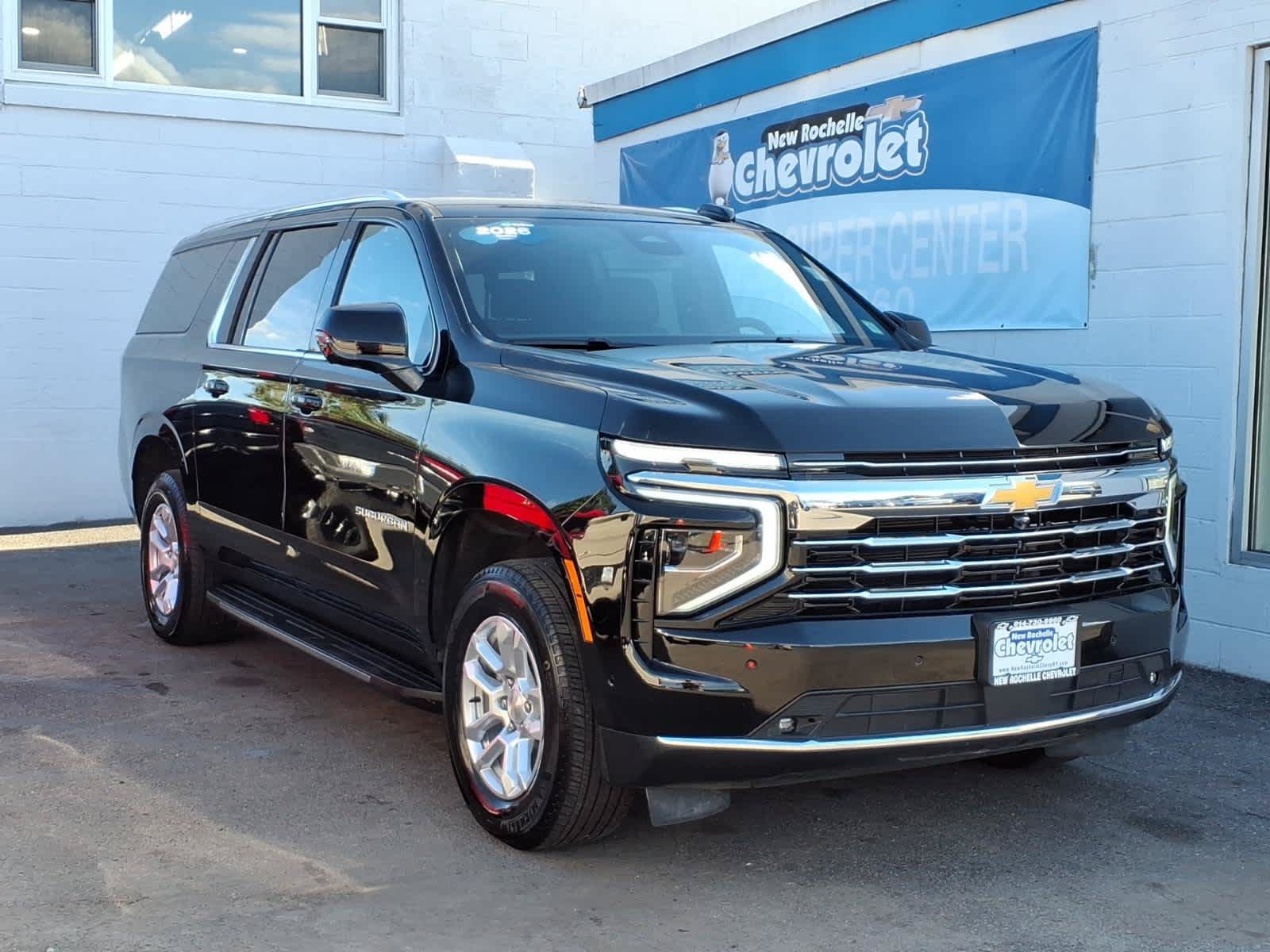 Used 2026 Chevrolet Suburban LT w/ Comfort Package AWD/4WD image 1