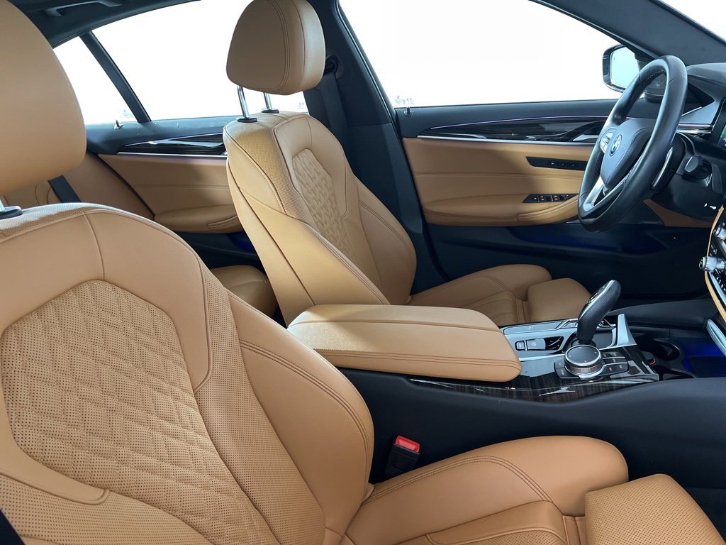 Used 2023 BMW 540i xDrive w/ Premium Package image 18