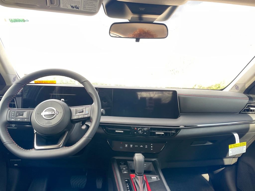 Used 2025 Nissan Kicks SR image 12