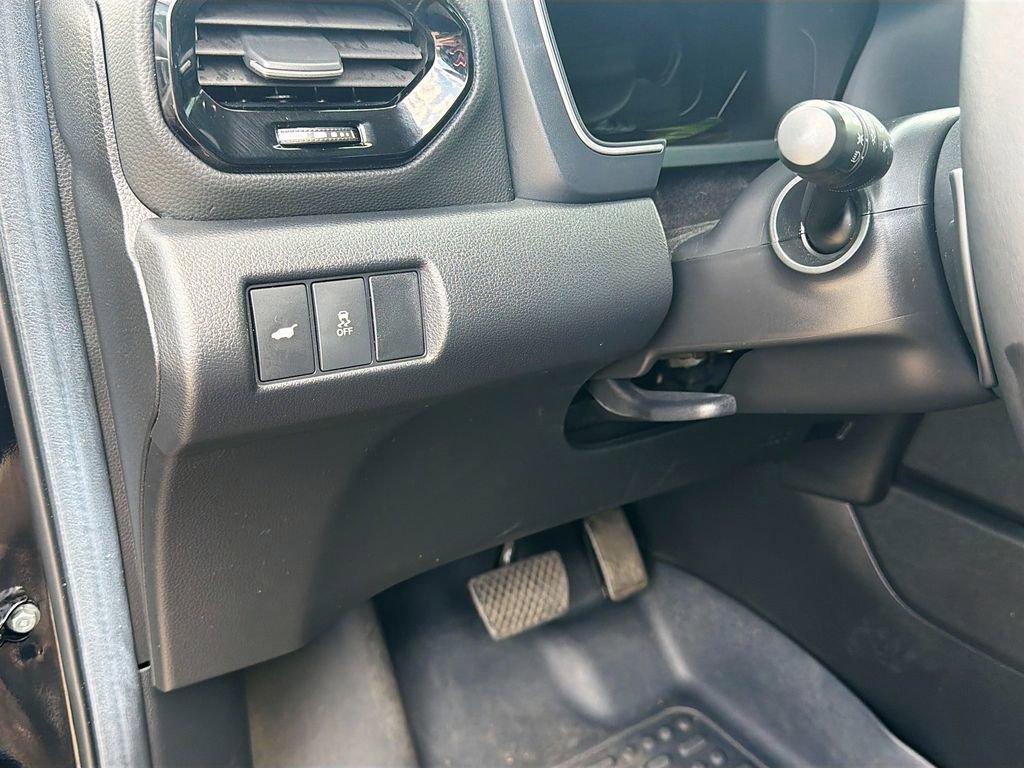 Used 2025 Honda Pilot Touring image 10