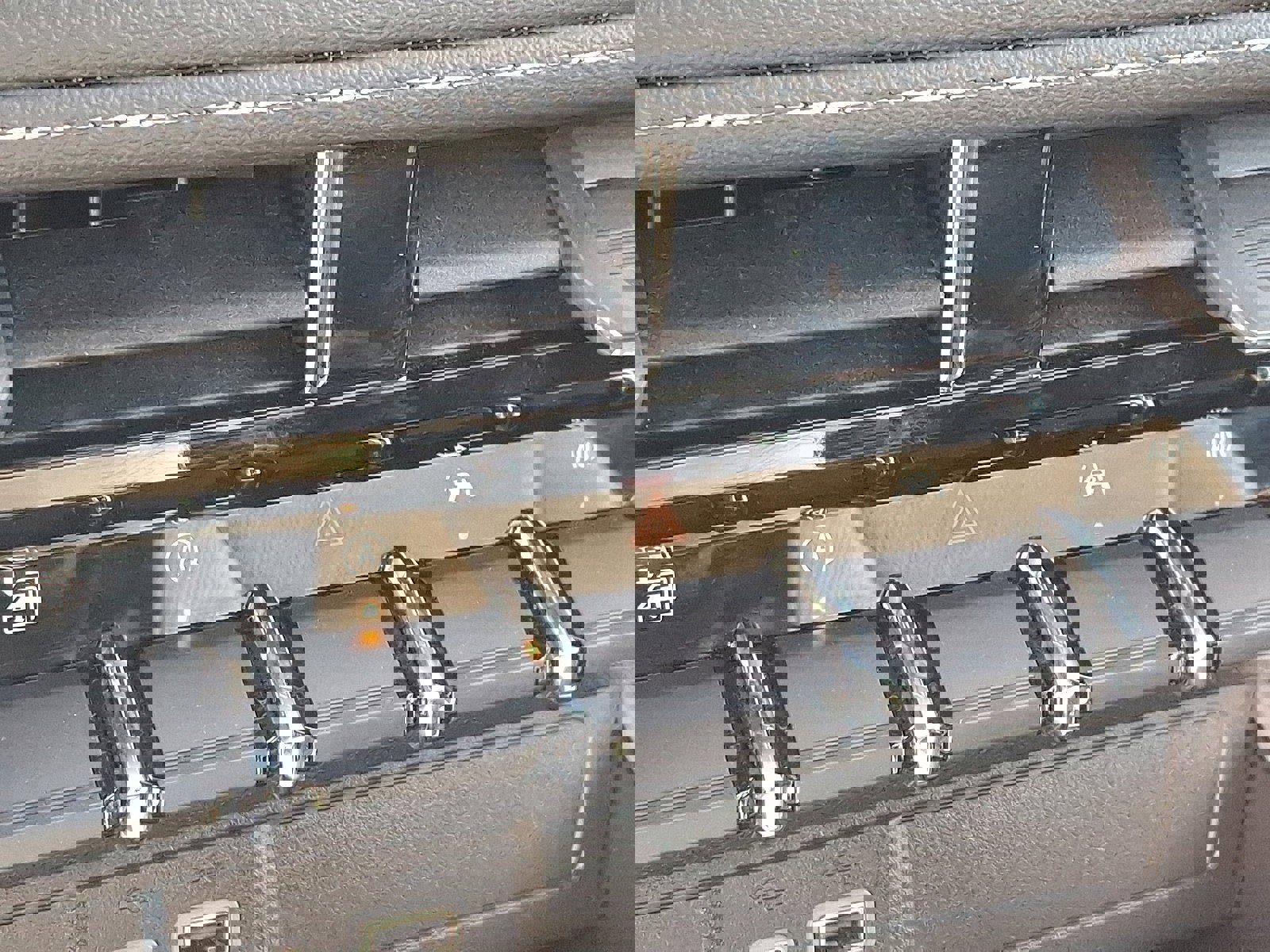 Used 2023 Chevrolet Colorado LT w/ LT Convenience Package image 15