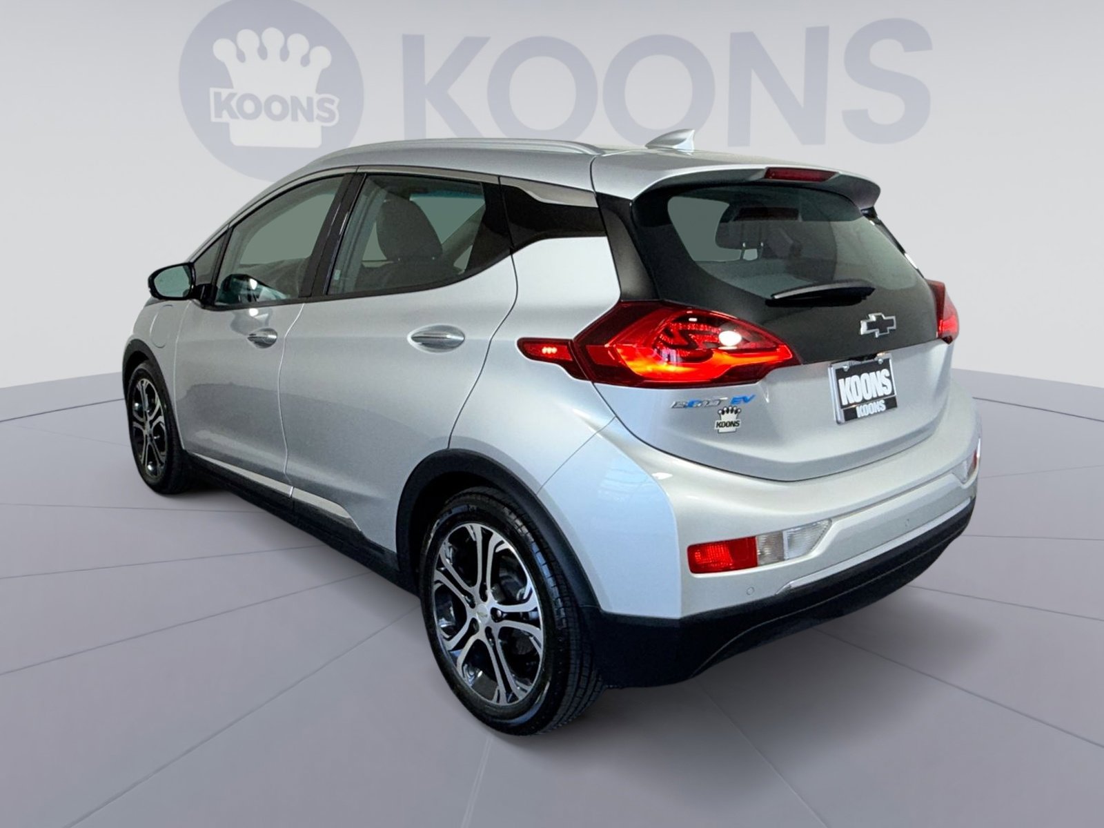 Used 2021 Chevrolet Bolt Premier w/ Infotainment Package FWD image 4