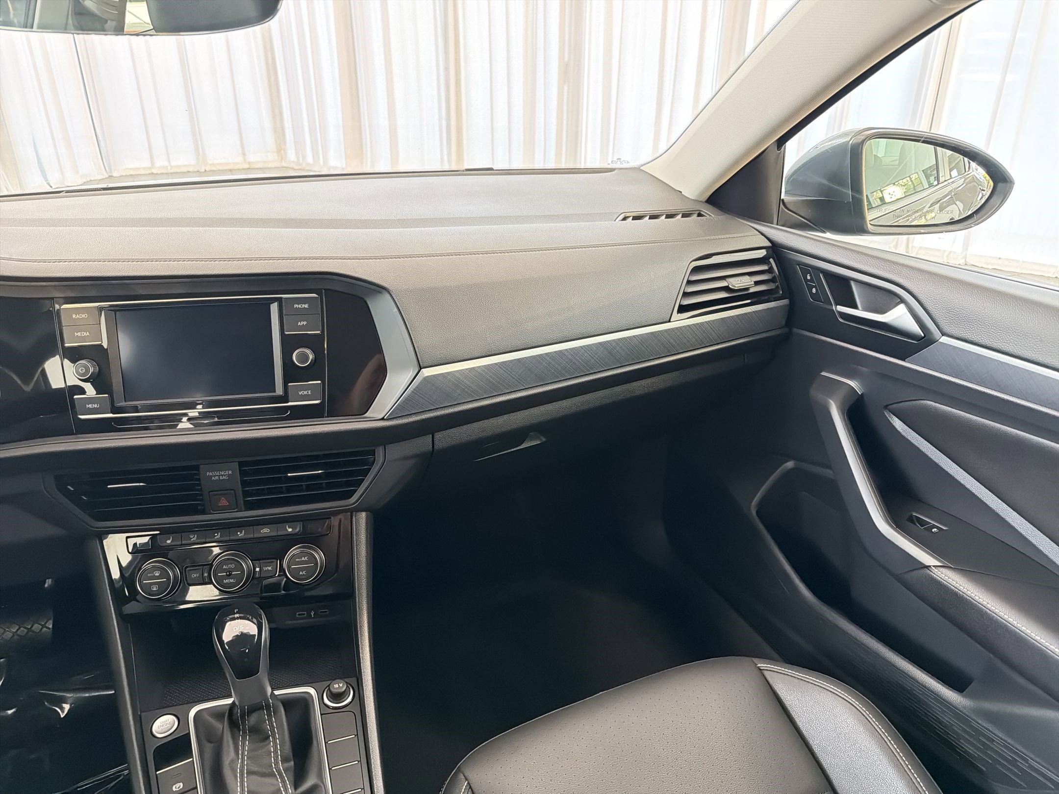 Used 2023 Volkswagen Jetta SE image 27