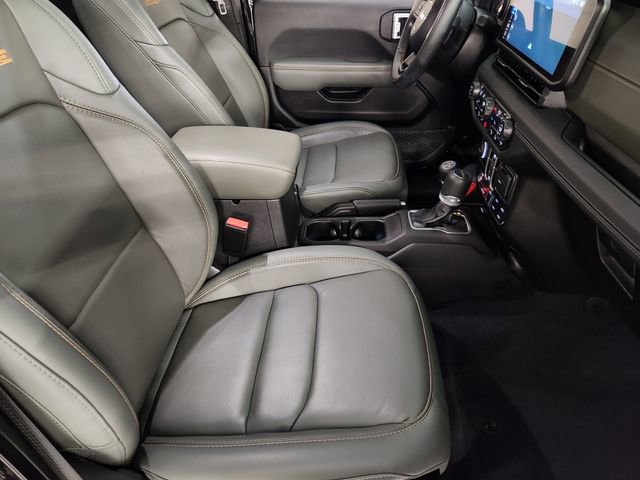 Used 2024 Jeep Gladiator Mojave AWD/4WD image 3