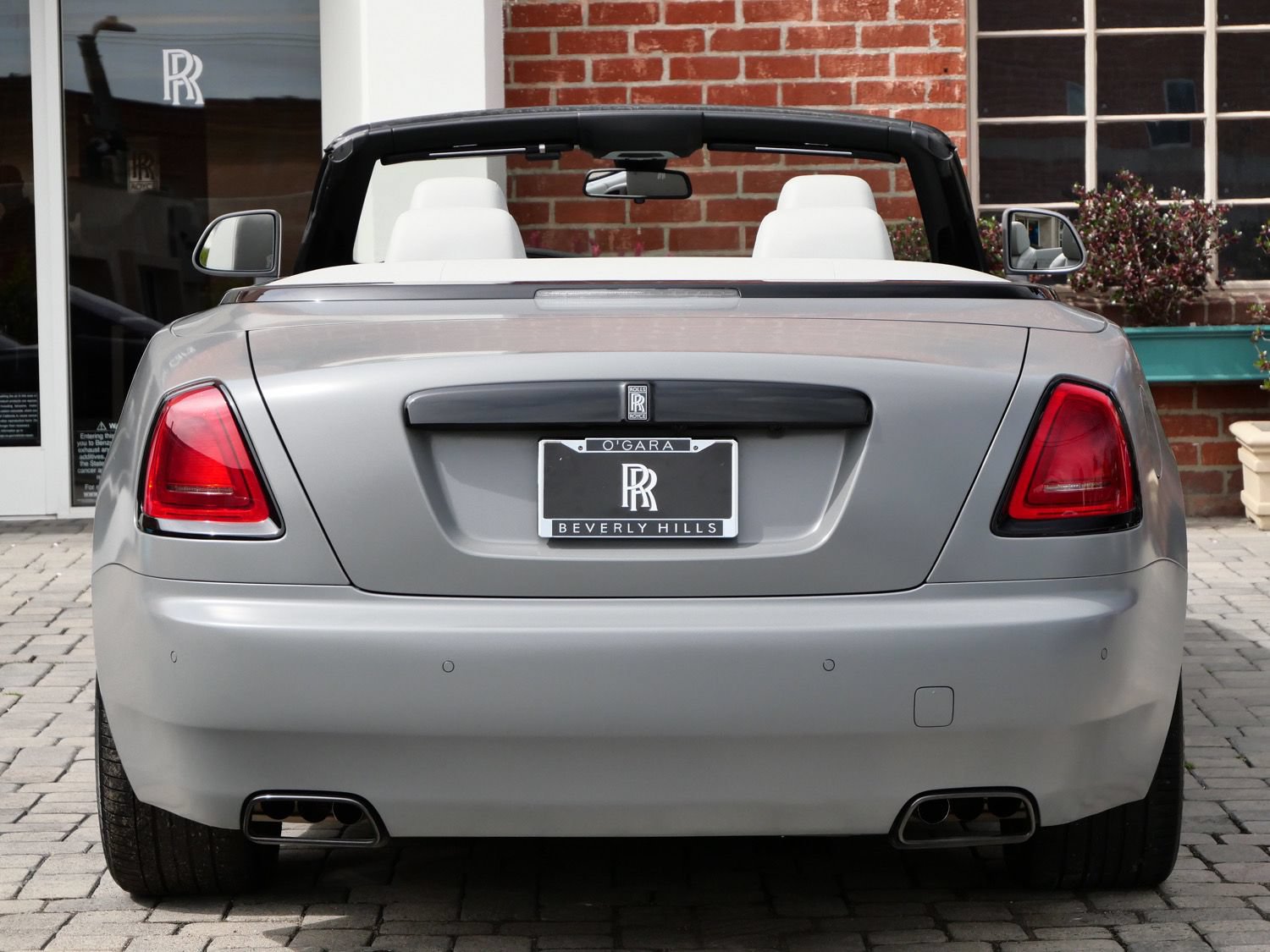 Used 2019 Rolls-Royce Dawn RWD image 21