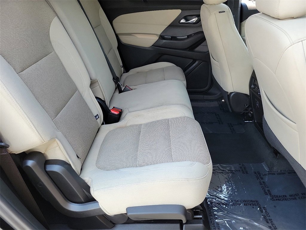 Used 2022 Chevrolet Traverse LS image 21