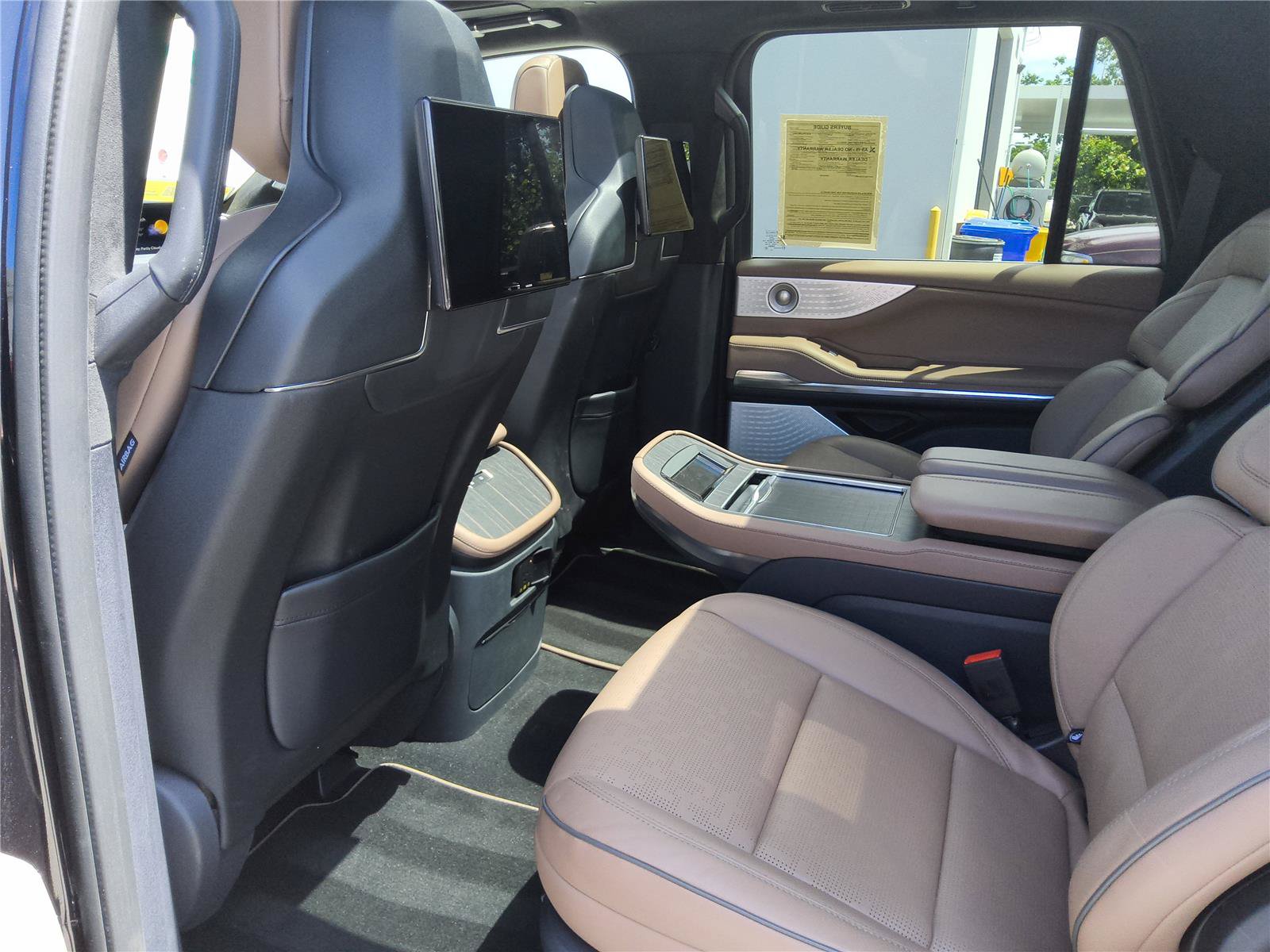 Used 2025 Lincoln Navigator L Black Label AWD/4WD image 23